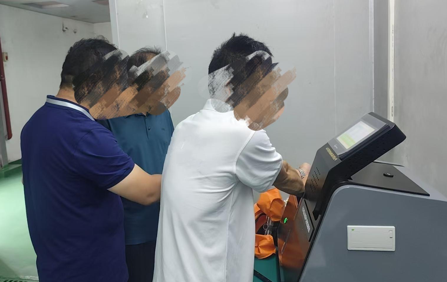 化学氧自救器气密性测试仪：山东赛锐特为广州某某有限公司提供上门培训服务